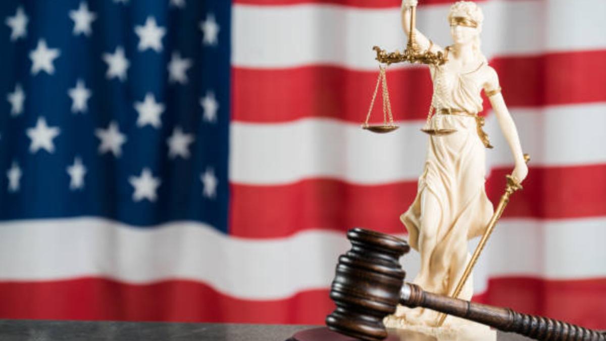 El estado legal regresa a los migrantes y ralentiza sus deportaciones en los Estados Unidos