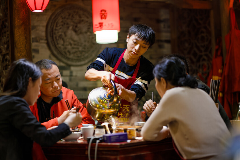 China tiene una «isla» que no deja de crecer. Su nombre es Chengdu y su secreto es lo que no tiene: grandes salarios

 – Desde dentro