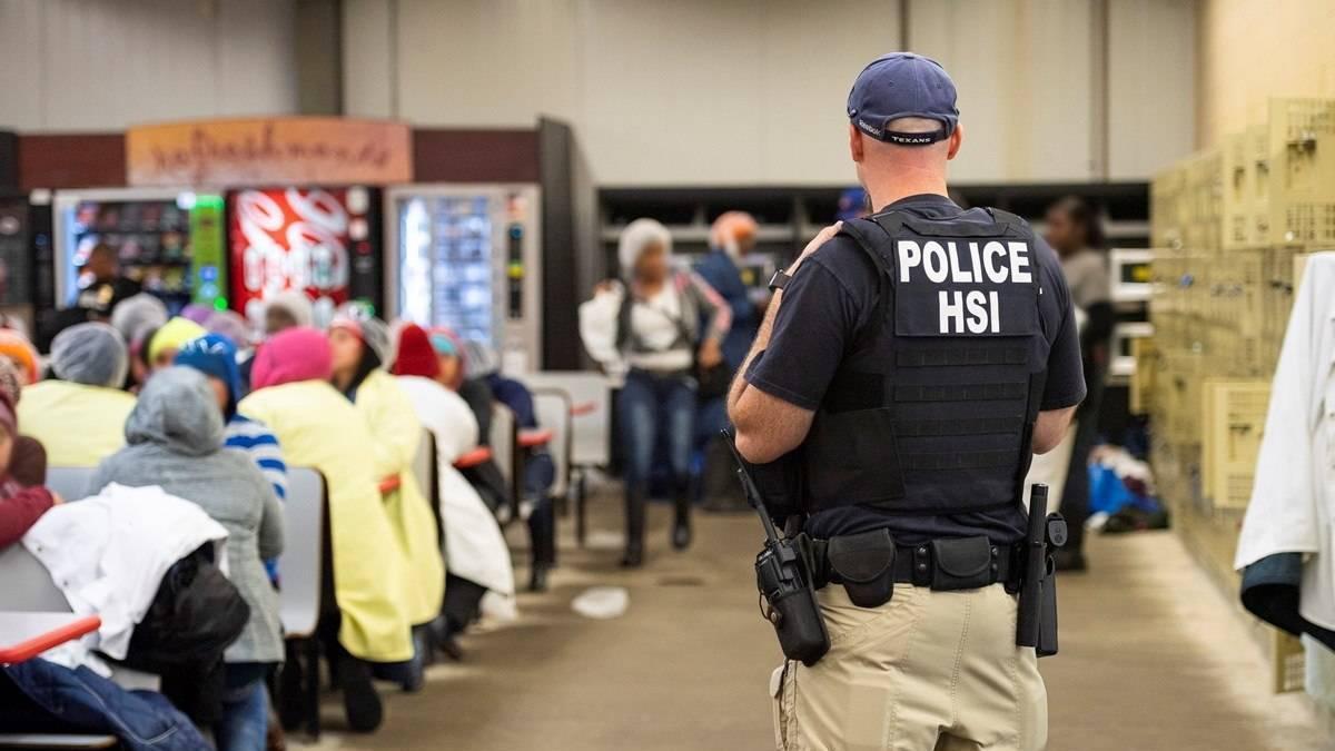 ¿Cómo son los ataques silenciosos de ICE, las nuevas tácticas para arrestar a los migrantes en los Estados Unidos?