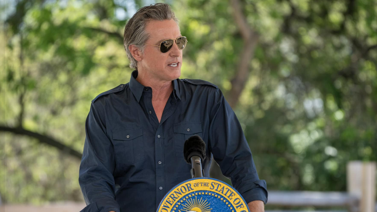 Nadie esperaba que Gavin Newsom enviara este mensaje a los migrantes