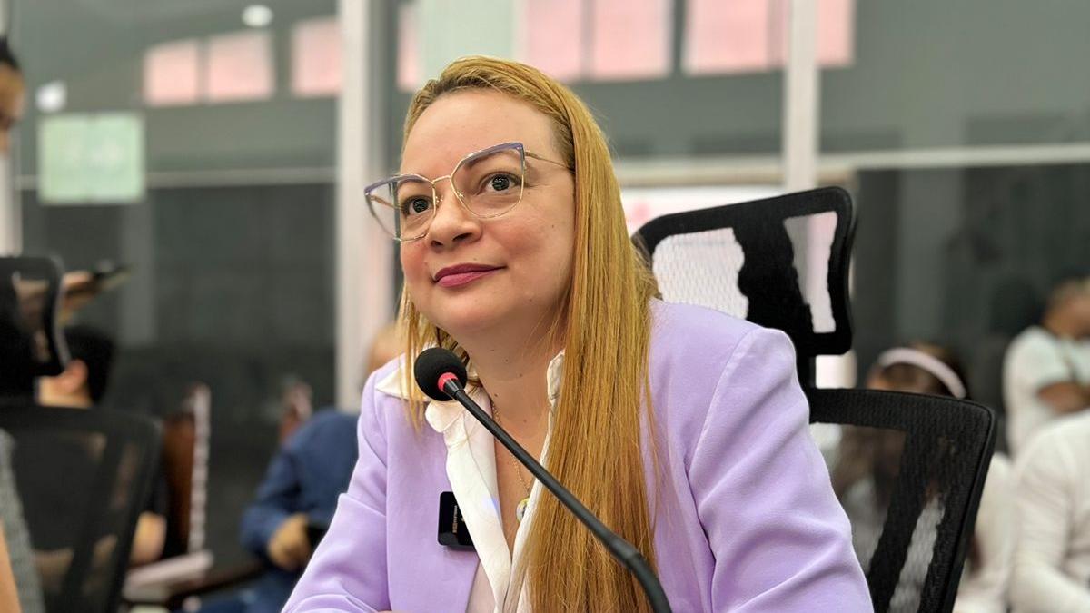 El diputado Alejander Moreno condena la persecución política y sexual después del concepto desfavorable de la oficina del fiscal general

 – Desde dentro