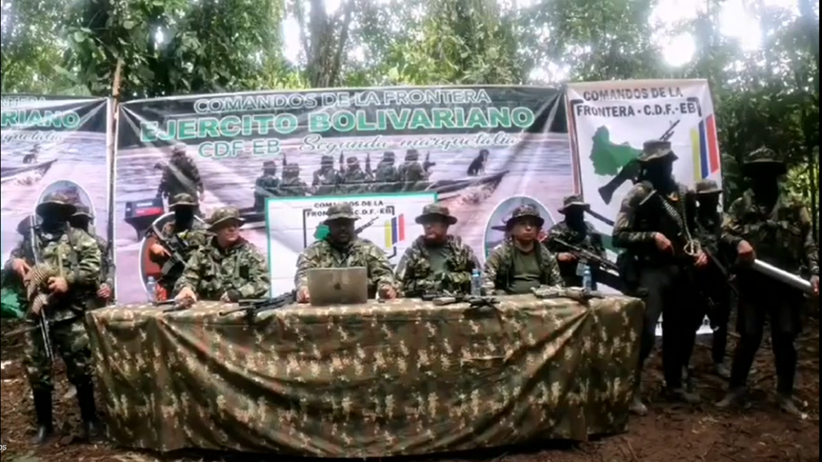 ¿Quiénes son los comandos fronterizos, el grupo criminal detrás del asesinato de 11 soldados en Ecuador?