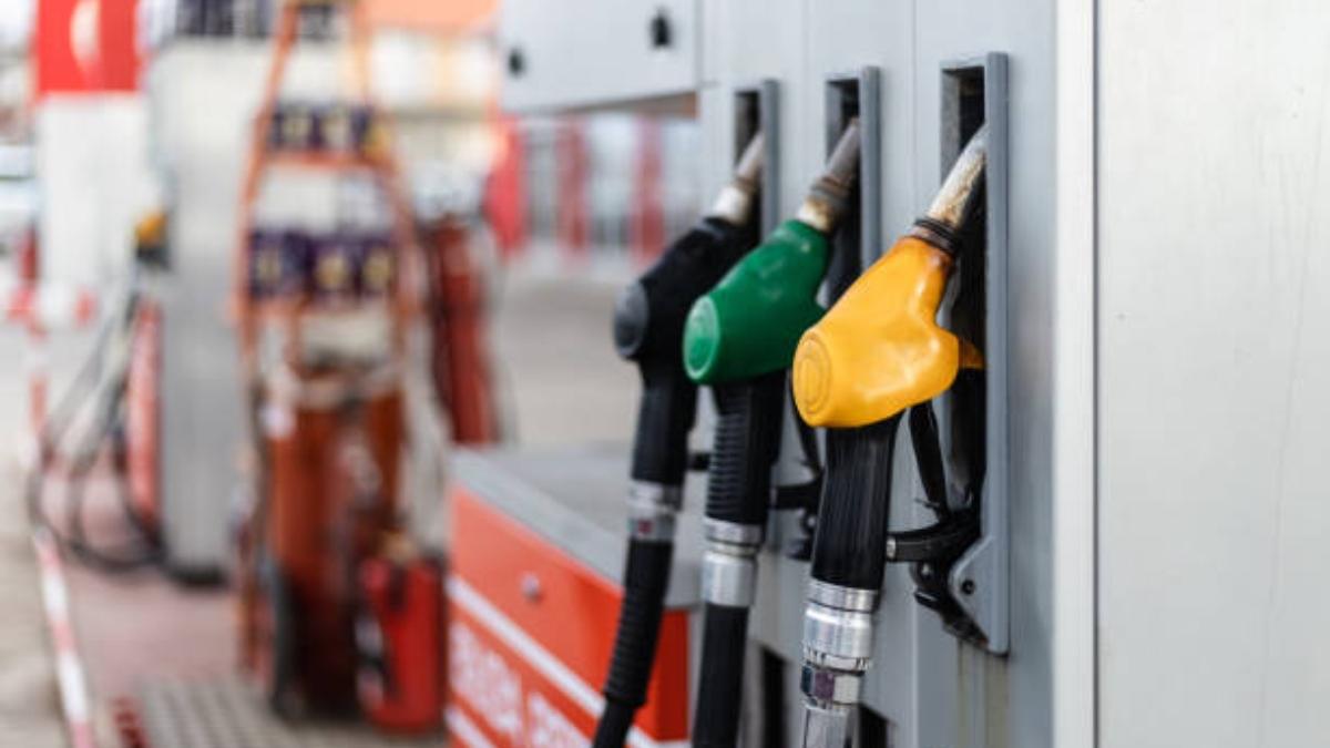 ¿Cuál sería el precio de la gasolina en California 2025?