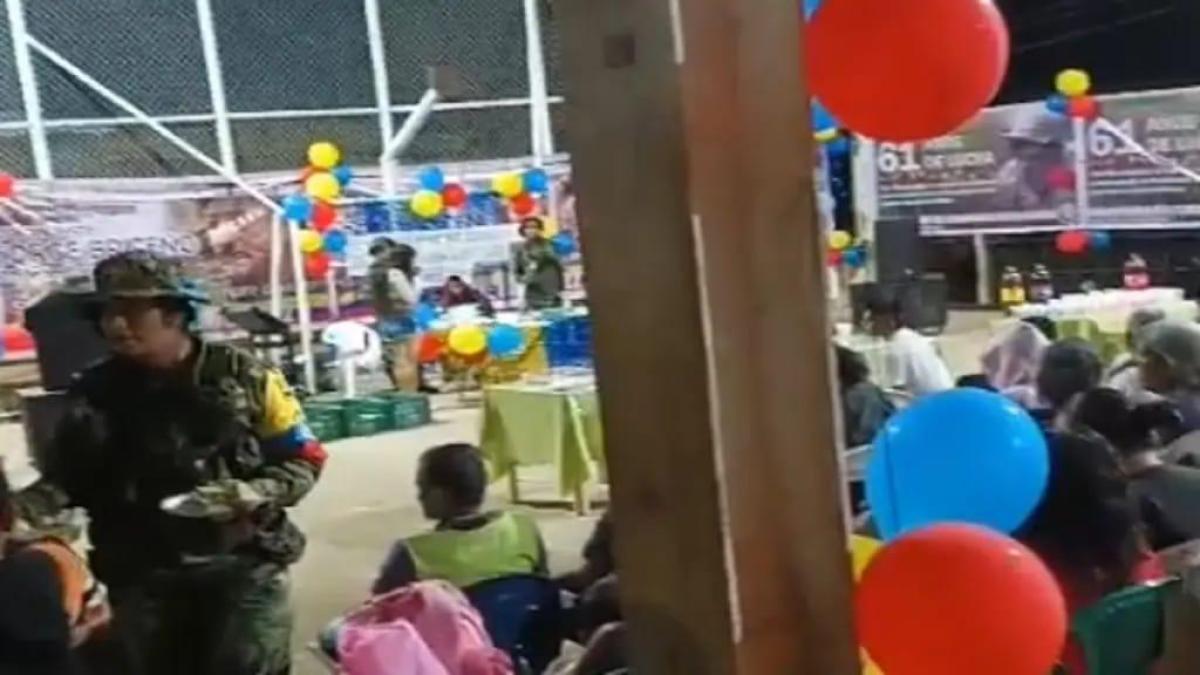 FARC Diseders Party en Community Stabilka en el pueblo Jamundí, Valle?

 – Desde dentro
