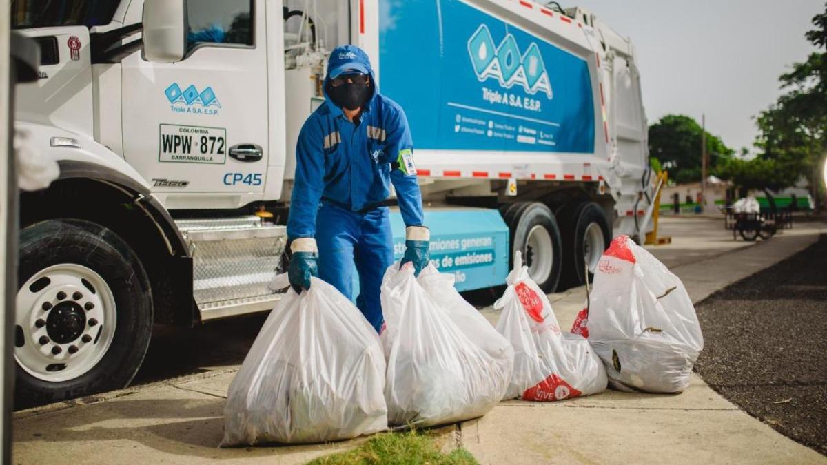 Heridas impactantes que sufren de operadores de limpieza en Barranquilla por malos desechos peligrosos

 – Desde dentro