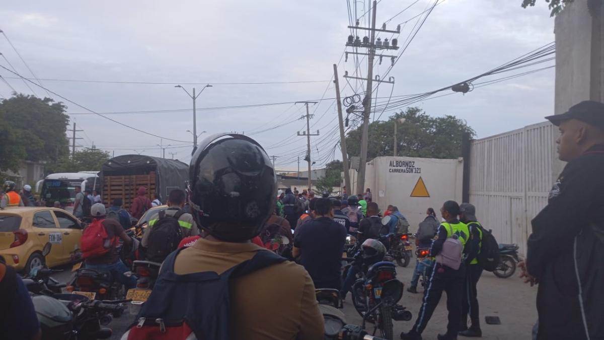 Bloques y cierre temporal en varios cartas de cartas el primer día de la huelga nacional

 – Desde dentro