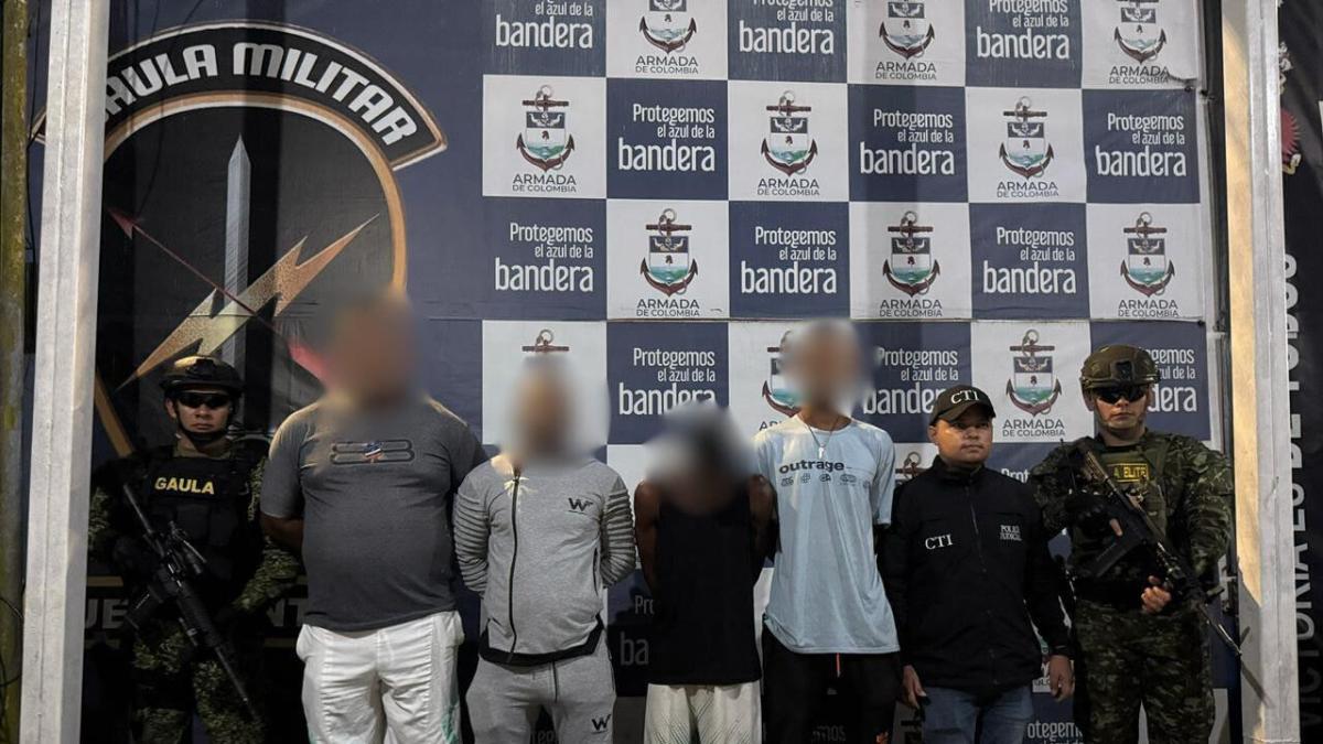 Capturaron a cuatro miembros de «Shottas»: dos de ellos consistían en una mesa de habitación.