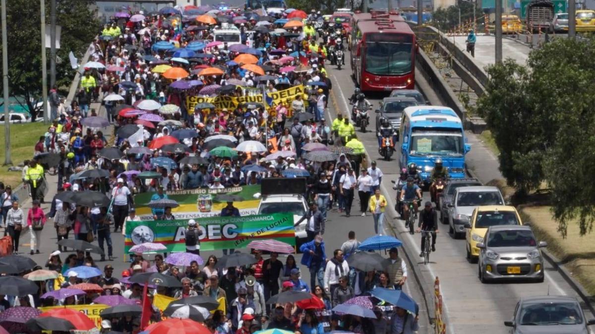 Condenar amenazas a 127 maestros en la sección

 – Desde dentro