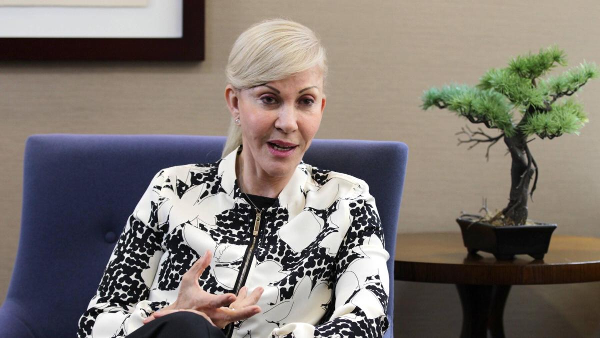 El gobernador Dilian Francisca Toro promueve la autonomía

 – Desde dentro