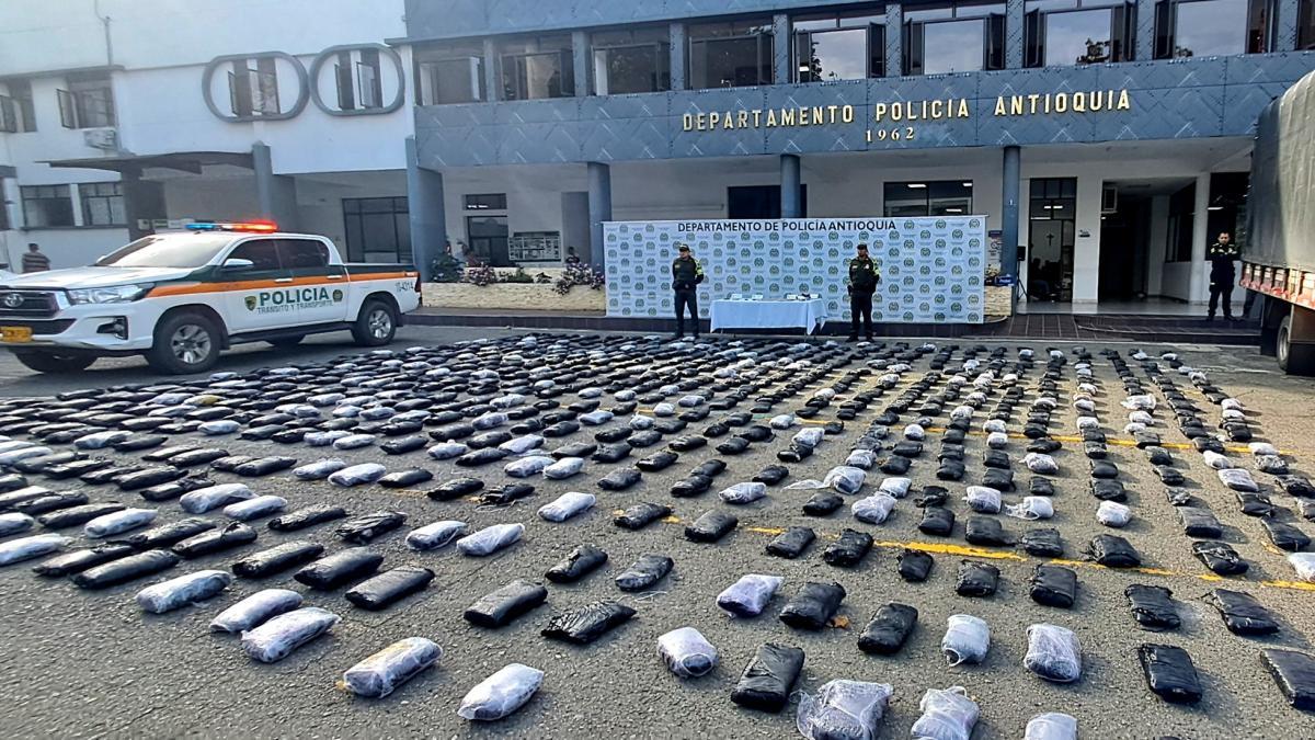 El hombre fue capturado más de la mitad de un tono de marihuana oculta al cargar el camión en Antioquia

 – Desde dentro