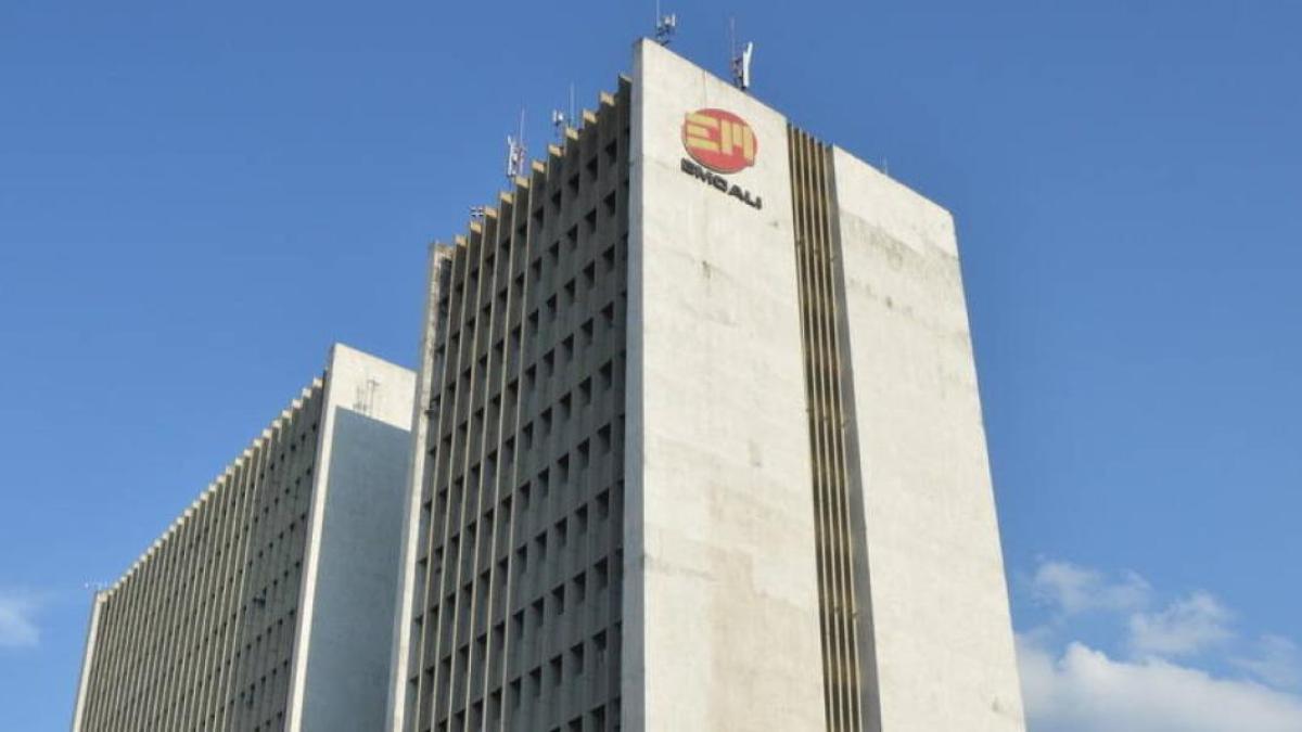 De esta manera, Emcali respondió, después de la intervención excepcional del contrato del controlador para iluminación pública en todo

 – Desde dentro