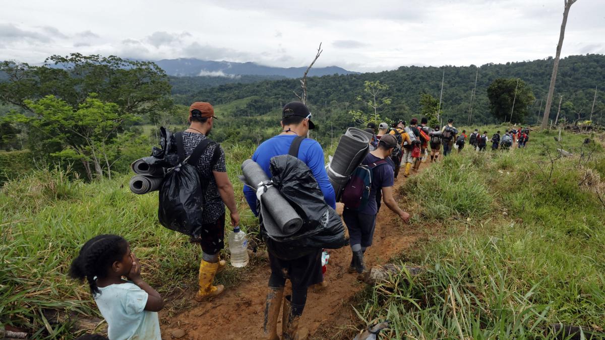 La violación continua de los derechos en Venezuela forzaría una nueva ola migrante; Colombia sería el destino más importante