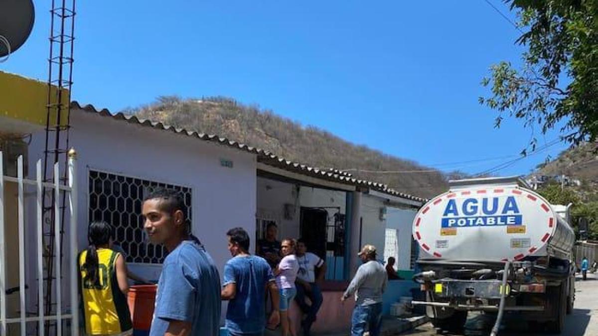 Los políticos, empresarios y líderes comunitarios serían parte de una red penal

 – Desde dentro