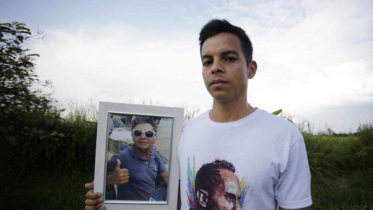 «Mi padre trató de trabajar de manera digna»
