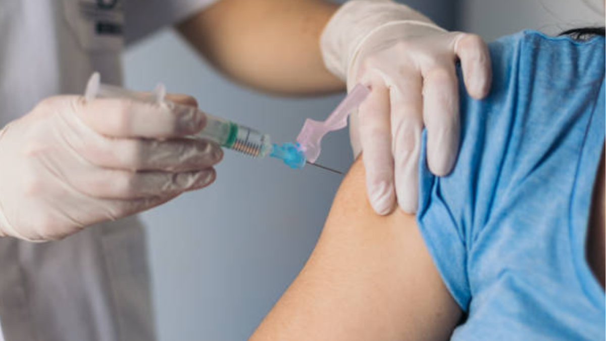 Una cadena falsa en las redes con una supuesta parte de la vacuna de fiebre amarilla que circula en absoluto

 – Desde dentro