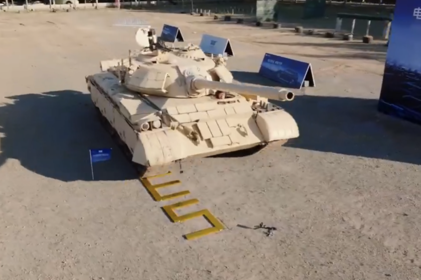 China participa en una carrera loca para demostrar quién tiene la batería más segura. Así que aplastarlos con tanques

 – Desde dentro