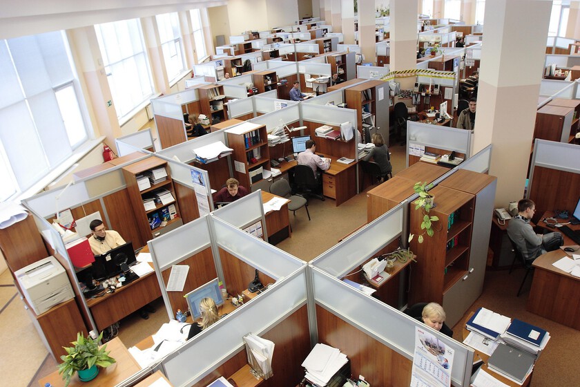 El reemplazo de trabajadores con IA sonaba espectacular. Ya hay empresas al revés

 – Desde dentro