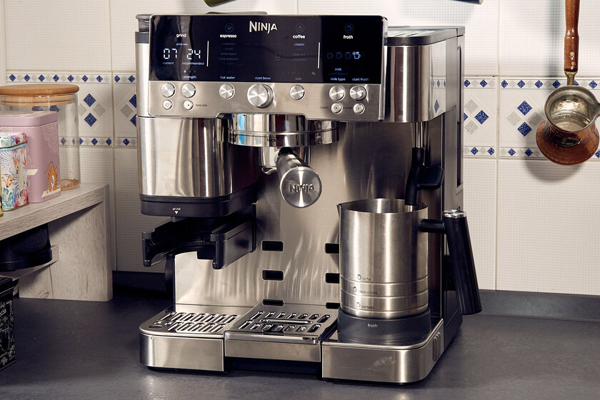 Llevo años huyendo de las cafeteras superautomáticas. Ahora he probado una superautomática-manual y no puedo dejar de usarla – Desde dentro