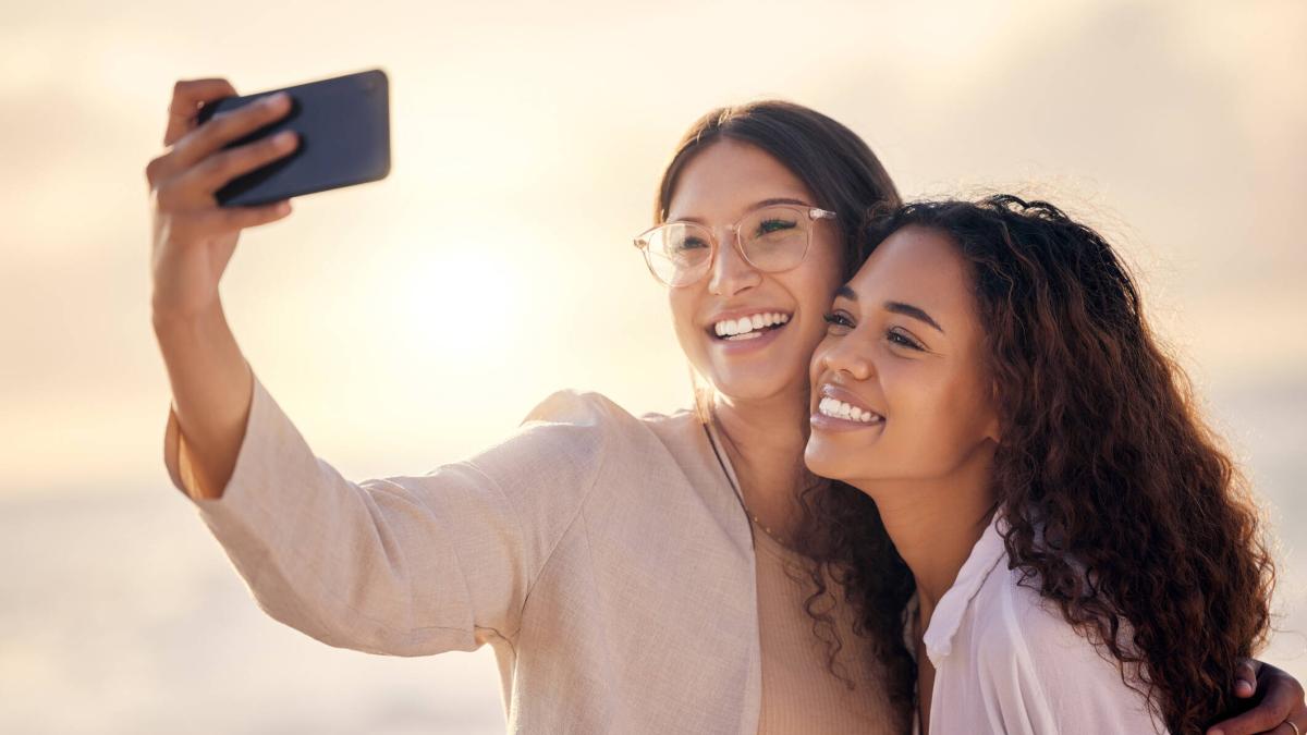 ¿Qué significa que a alguien le gusta tomar muchas fotos, según psicología?

 – Desde dentro
