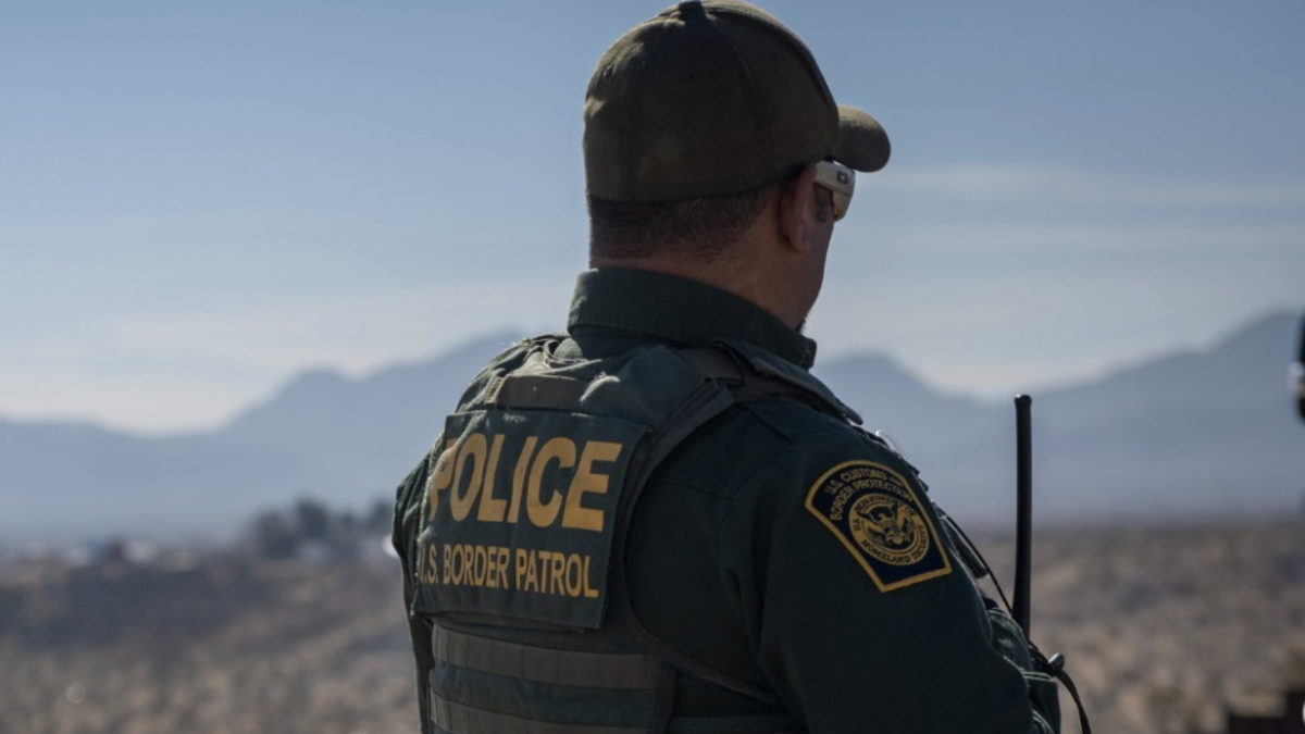 Oficial importante de CBP compartió este mensaje claro para quienes pasan por el límite de los EE. UU.

 – Desde dentro