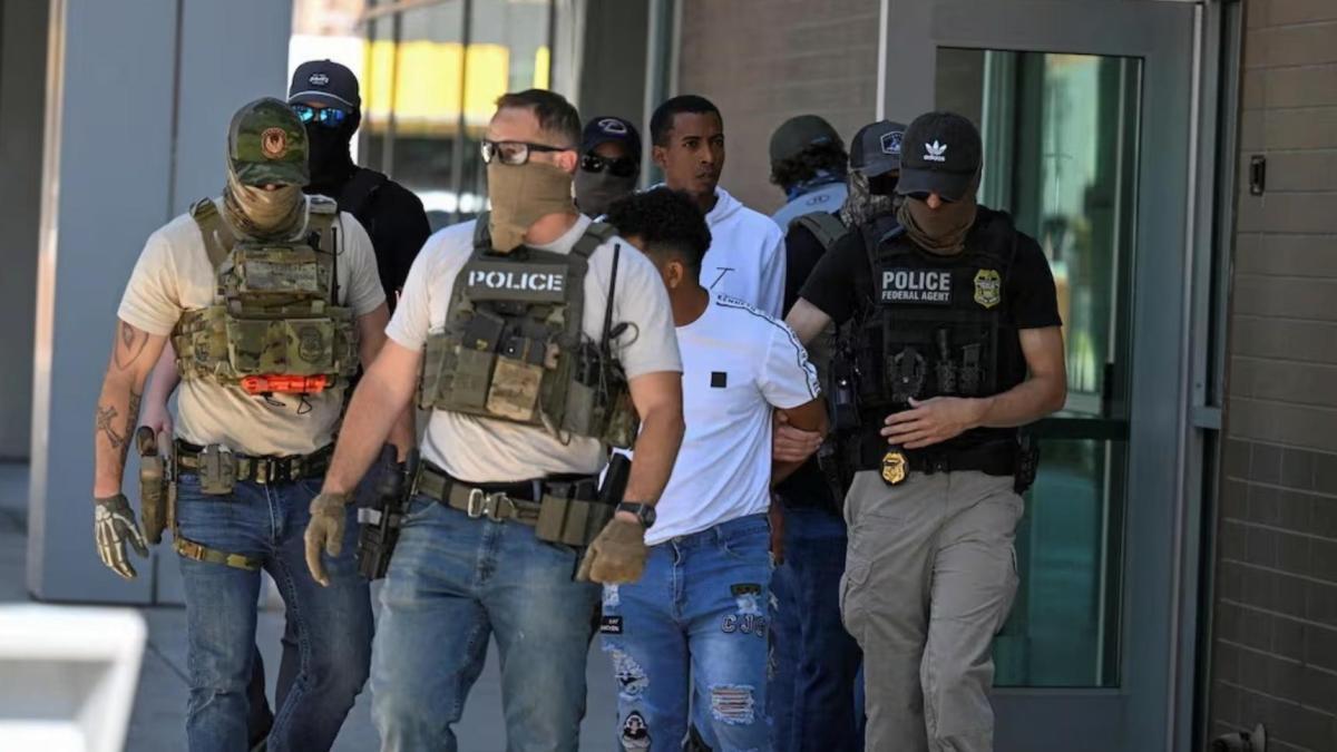 Lo que se sabe sobre el controvertido acuerdo entre el hielo y los prisioneros de Miami que «desaparecen» para los migrantes

 – Desde dentro