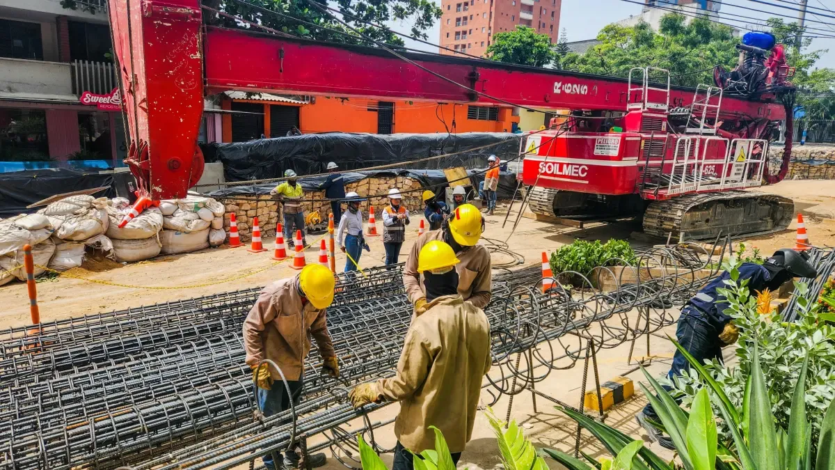 Barranquilla comienza a cerrar carreteras debido a la dirección de 85 street stream y pavimento en la carrera 50

 – Desde dentro