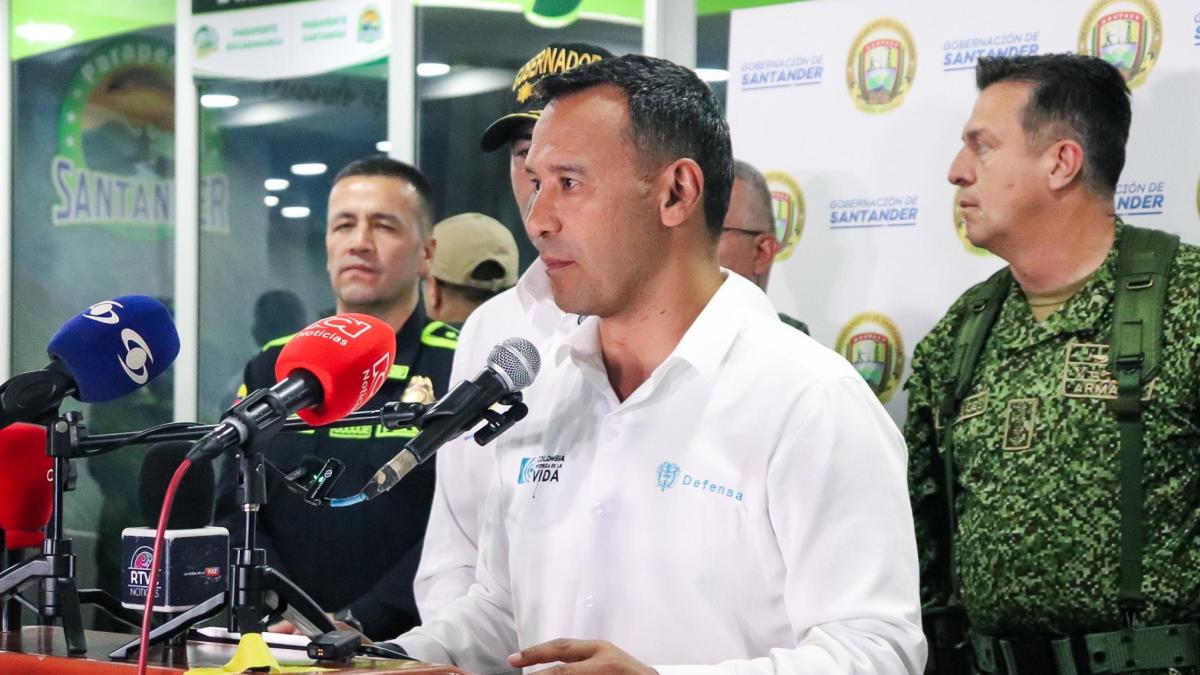 ¿Cómo tiene Santander forzando y crimen? Esto le dio al Ministro de Defensa durante su visita a Floridablanka

 – Desde dentro