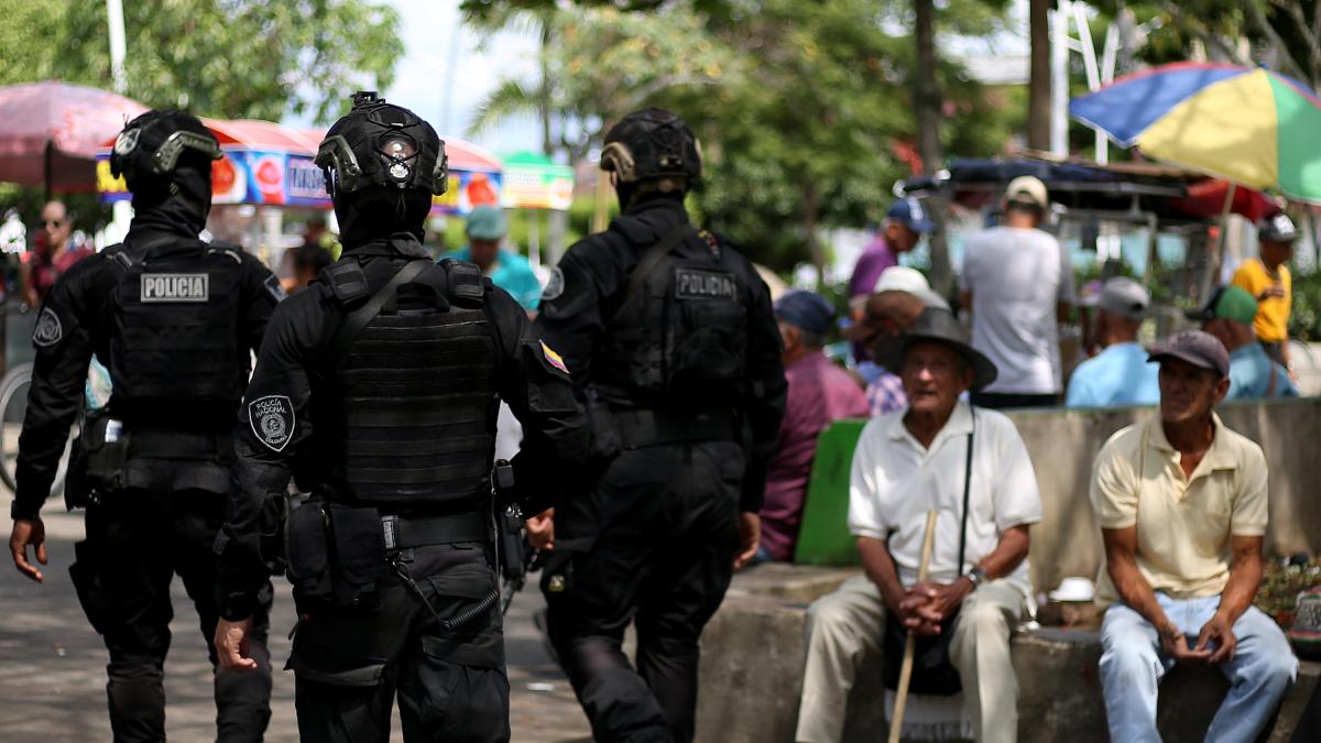 Uno de los presuntos perpetradores fue capturado

 – Desde dentro