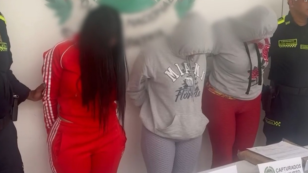 Entonces, «Las Mamacitas» funcionó, un equipo de mujeres dedicadas a seducir, drogas y robo de extranjeros en Medellín

 – Desde dentro
