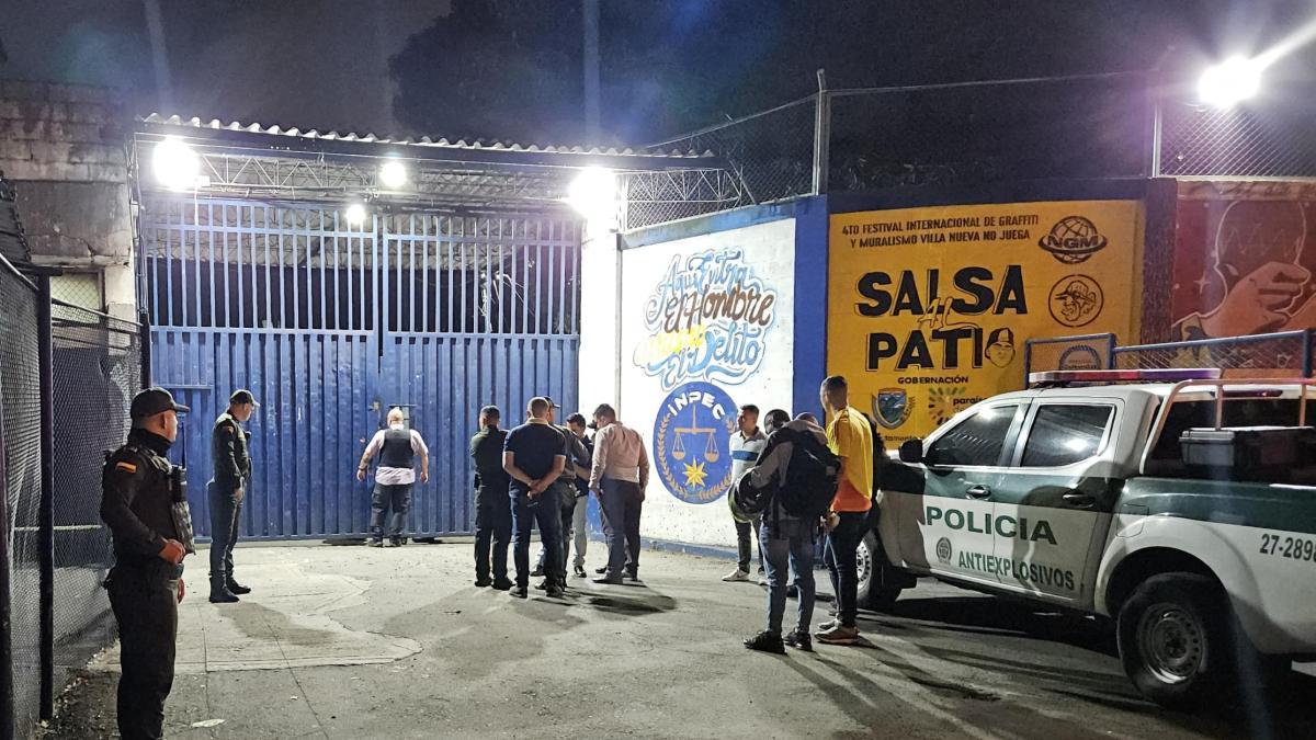Cuatro guardias INPEC tuvieron leves heridas

 – Desde dentro