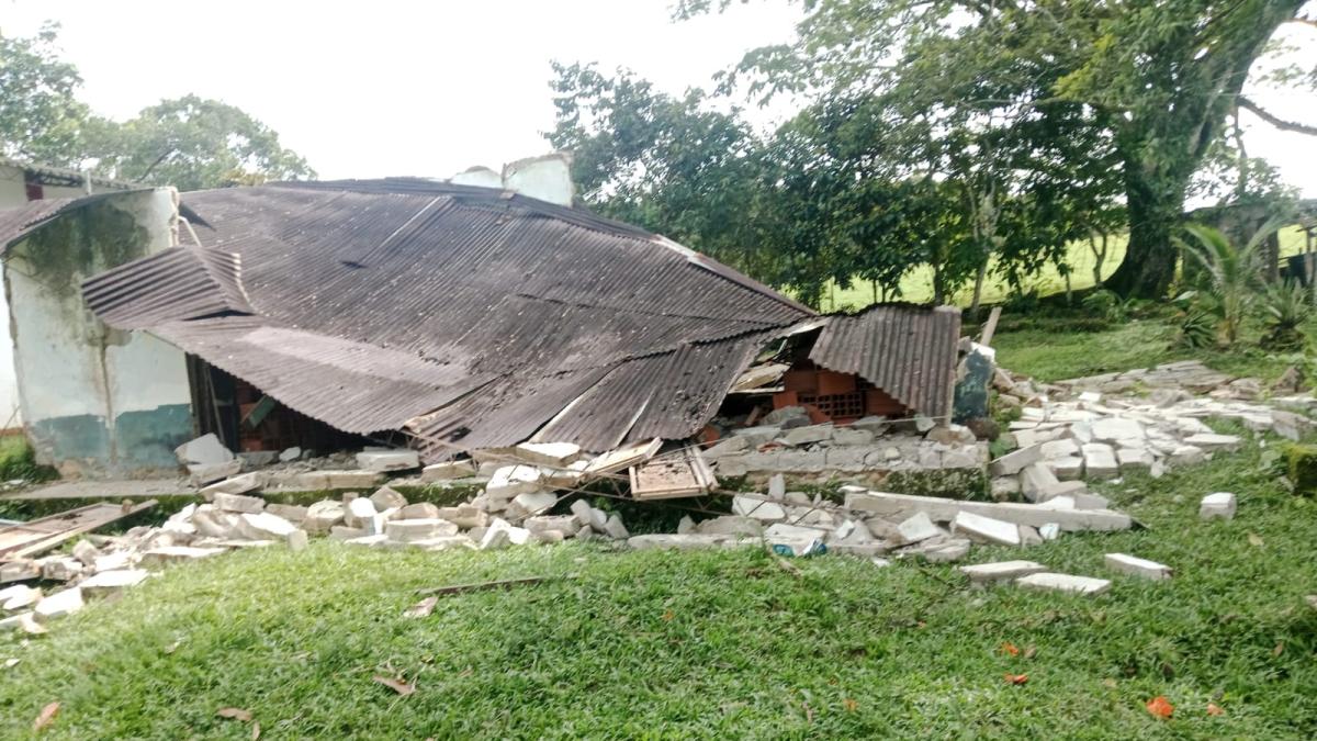 Después de un fuerte temblor en Colombia, informan fallas en el campo de la electricidad y el daño estructural en la Medina, Cundinamarca

 – Desde dentro