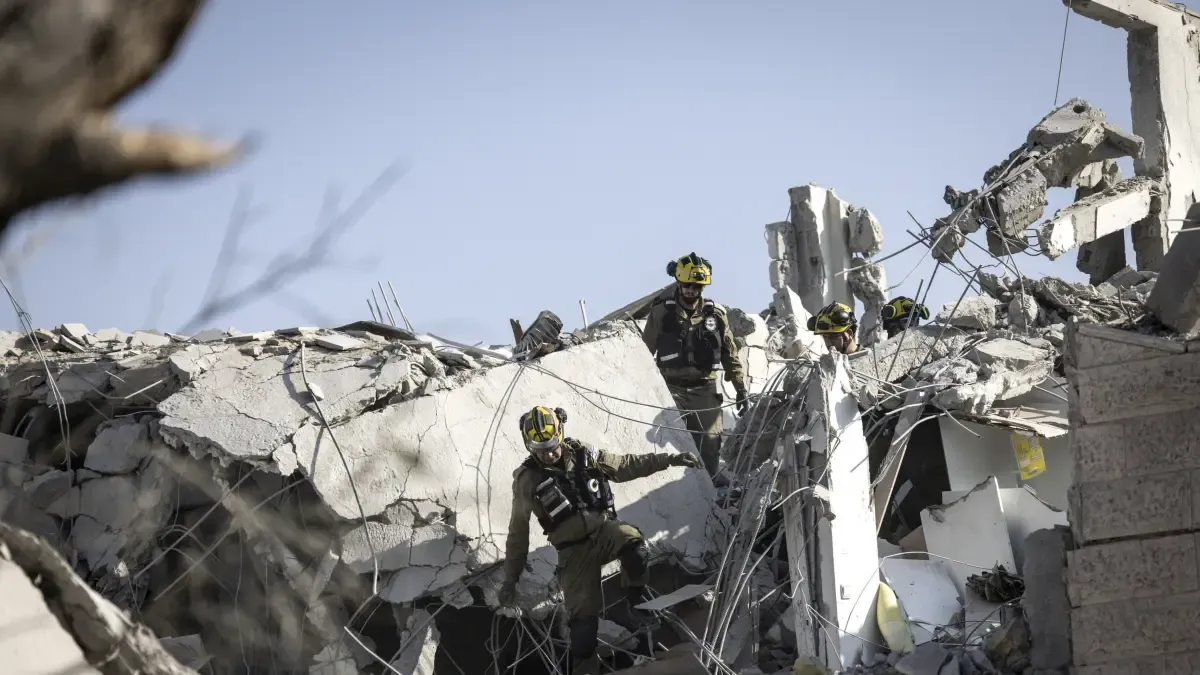 Israel informa 2 muertos y 19 heridos en el área residencial después del impacto en el cohete

 – Desde dentro