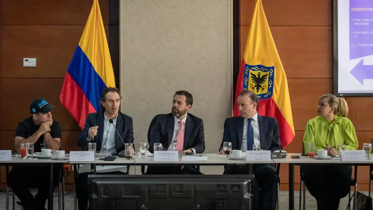 ¿Qué mensaje fue enviado por los alcaldes del país al gobierno nacional con respecto a la situación crítica de seguridad?

 – Desde dentro