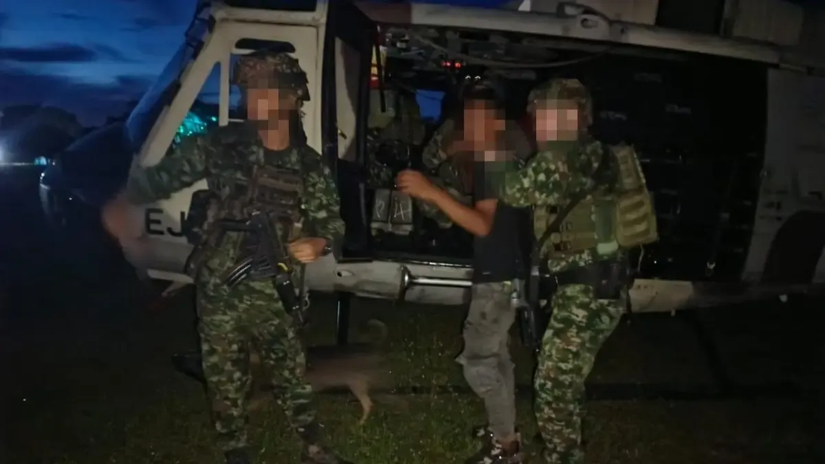 El ejército salva a 4 menores en manos de disidentes en el sur de Bolívar, mientras que el soldado muere en un ataque con drones

 – Desde dentro