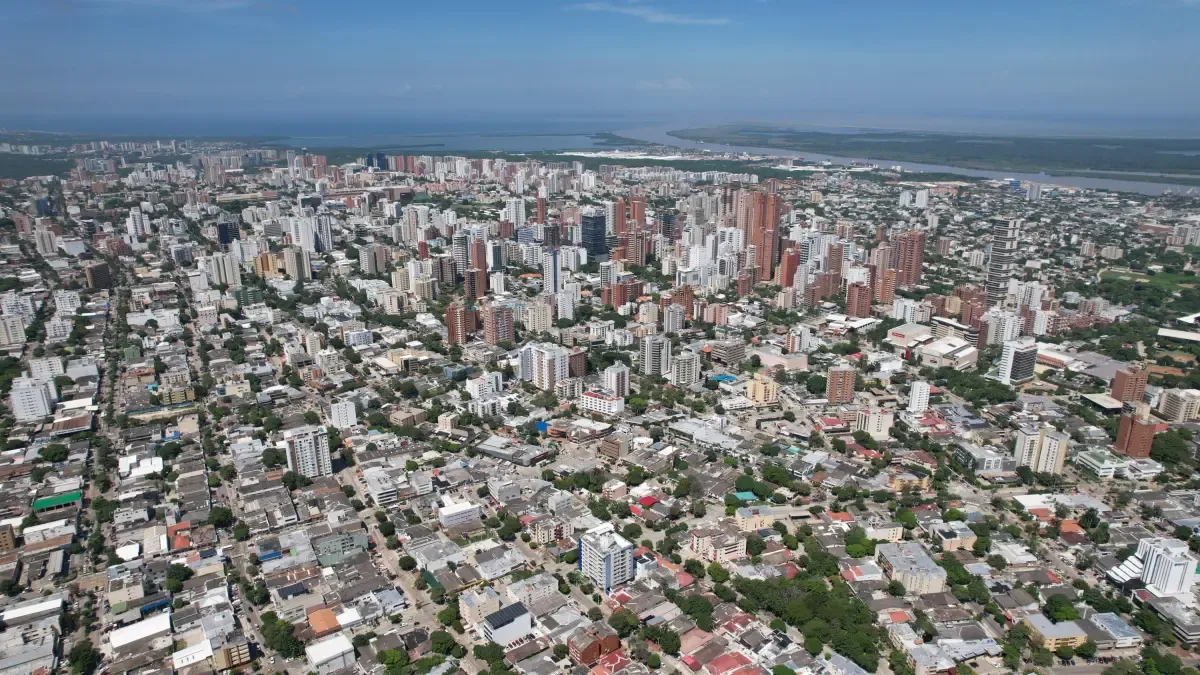 Barranquilla presenta un frente de seguridad en 37 centros comerciales para evitar el robo y

 – Desde dentro