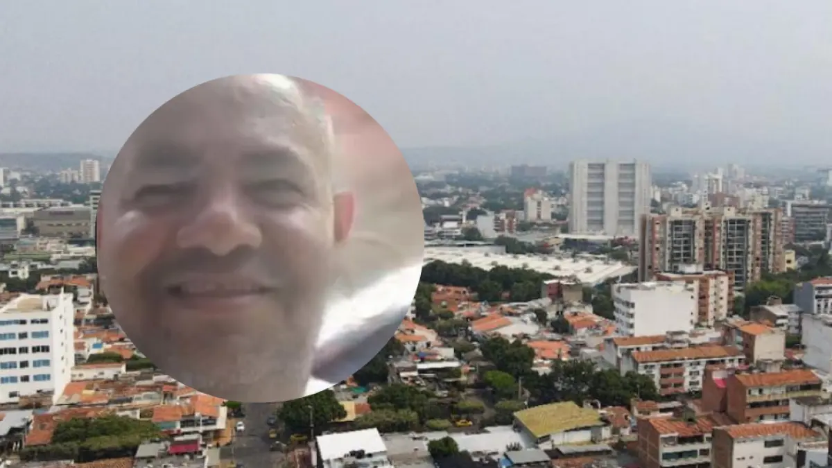 Sucedió mientras miraba el juego

 – Desde dentro