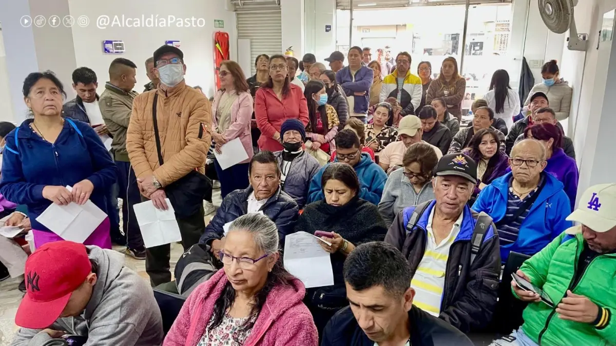 Drama que vive pacientes en el césped para obtener un medicamento

 – Desde dentro