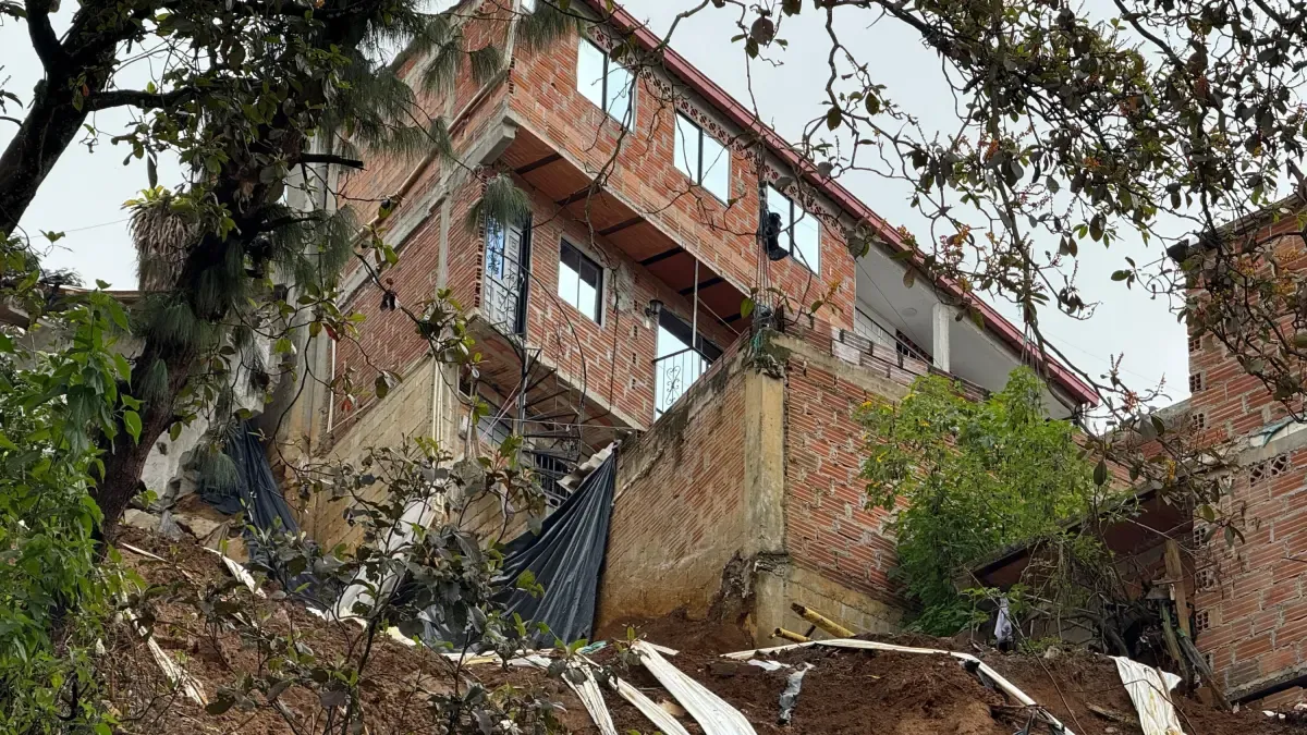 controversia en la villatina para demoler 23 casas amenazadas

 – Desde dentro