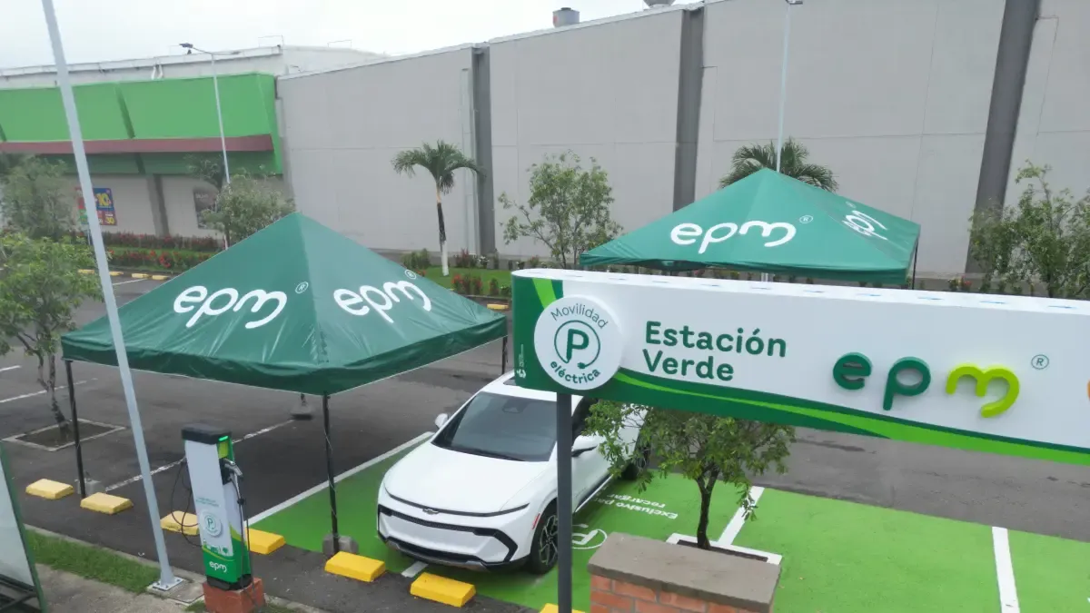 EPM está instalando la primera estación de carga de vehículos eléctricos en Urabra.

 – Desde dentro