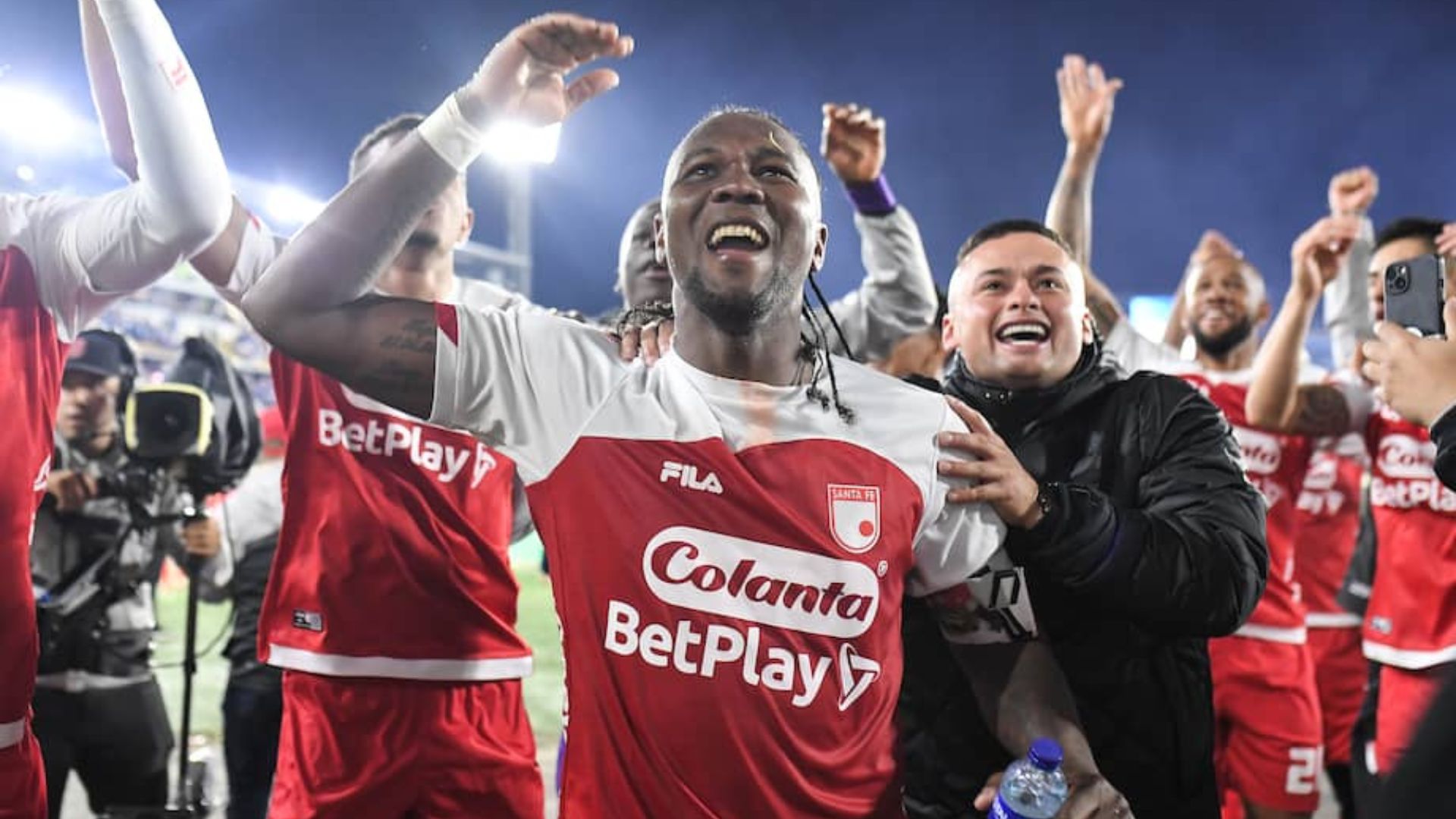 Santa Fe derrota a Independiente Medellín y obtiene el título de campeón y su décima estrella

 – Desde dentro