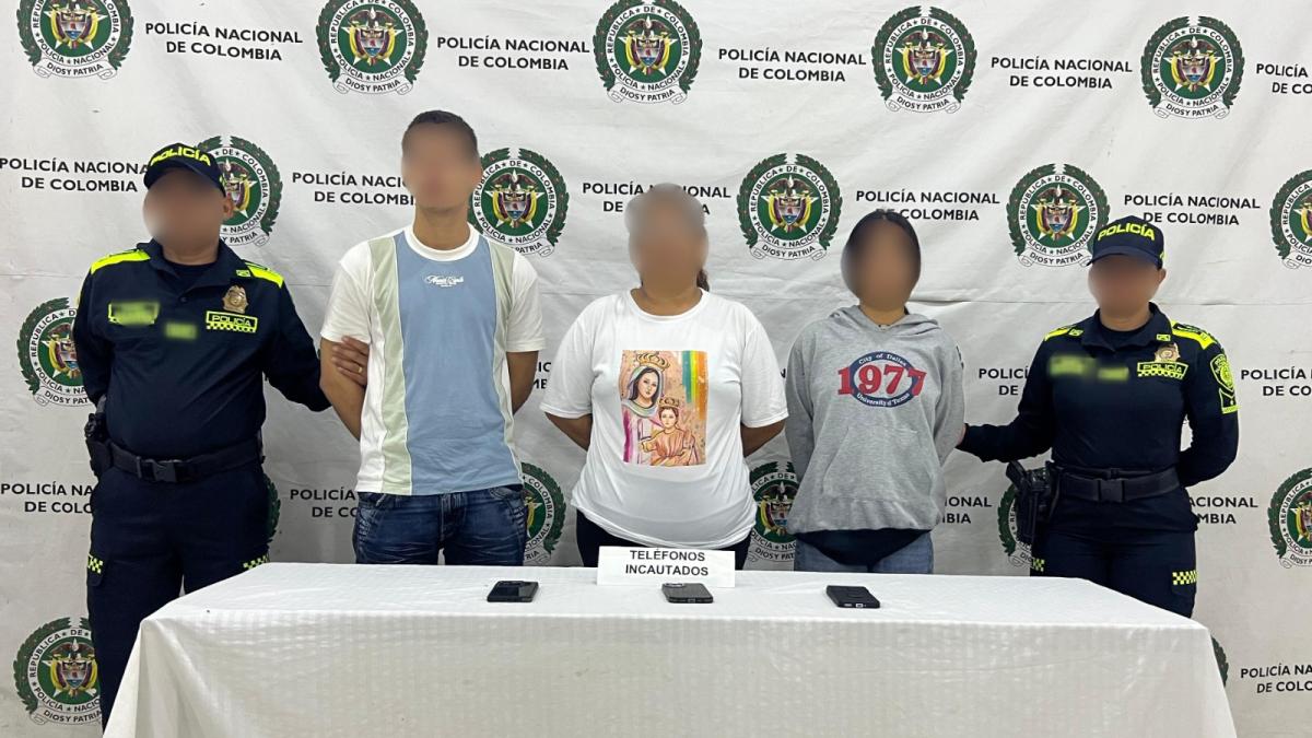 Hijo, esposa e hija

 – Desde dentro
