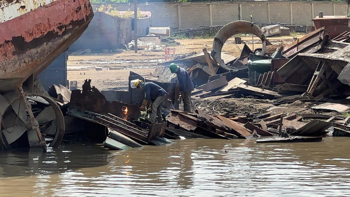 Por lo tanto, el reciclaje y la limpieza de viejos vasos progresan en la Bahía de Cartagena en respuesta a la oración

 – Desde dentro