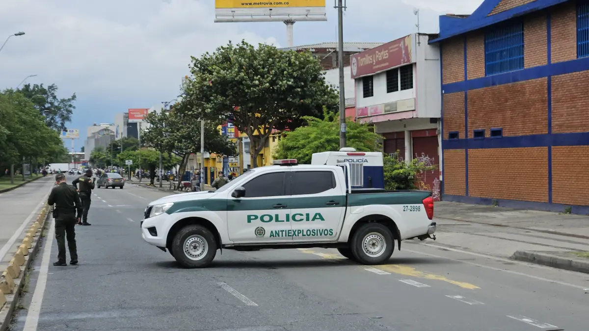 explosivo; Evacuaron pasajeros del autobús de Mio

 – Desde dentro