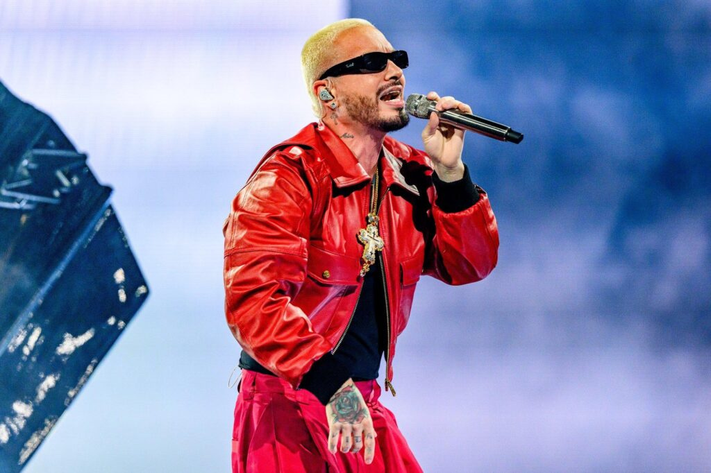 J Balvin será parte del espectáculo musical de la final de la Copa Mundial de Clubes

 – Desde dentro