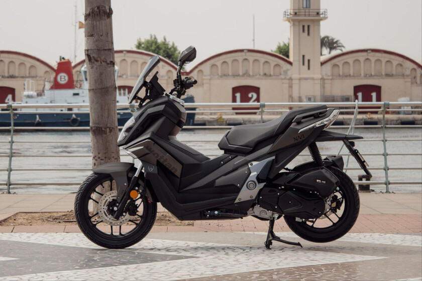 Este scooter de 125 -cc -cc está cargado de tecnología y una relación de valor brutal

 – Desde dentro