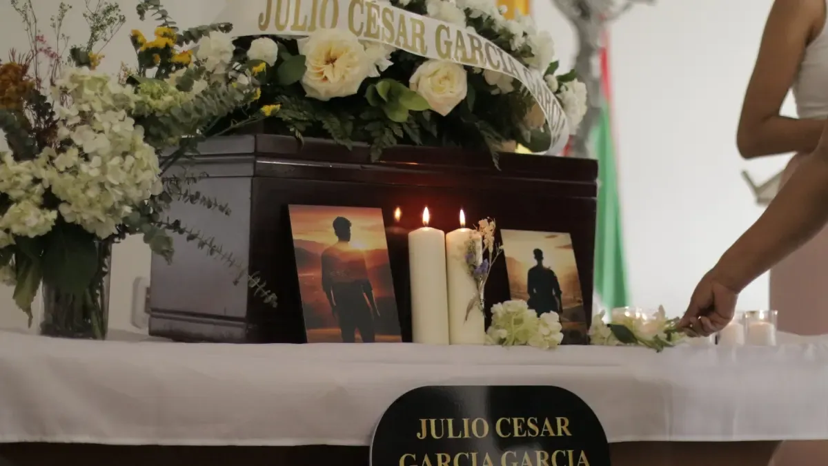 ¿Cómo desapareció la familia en el conflicto, haciendo un funeral durante una amenaza de grupos armados en el valle?

 – Desde dentro