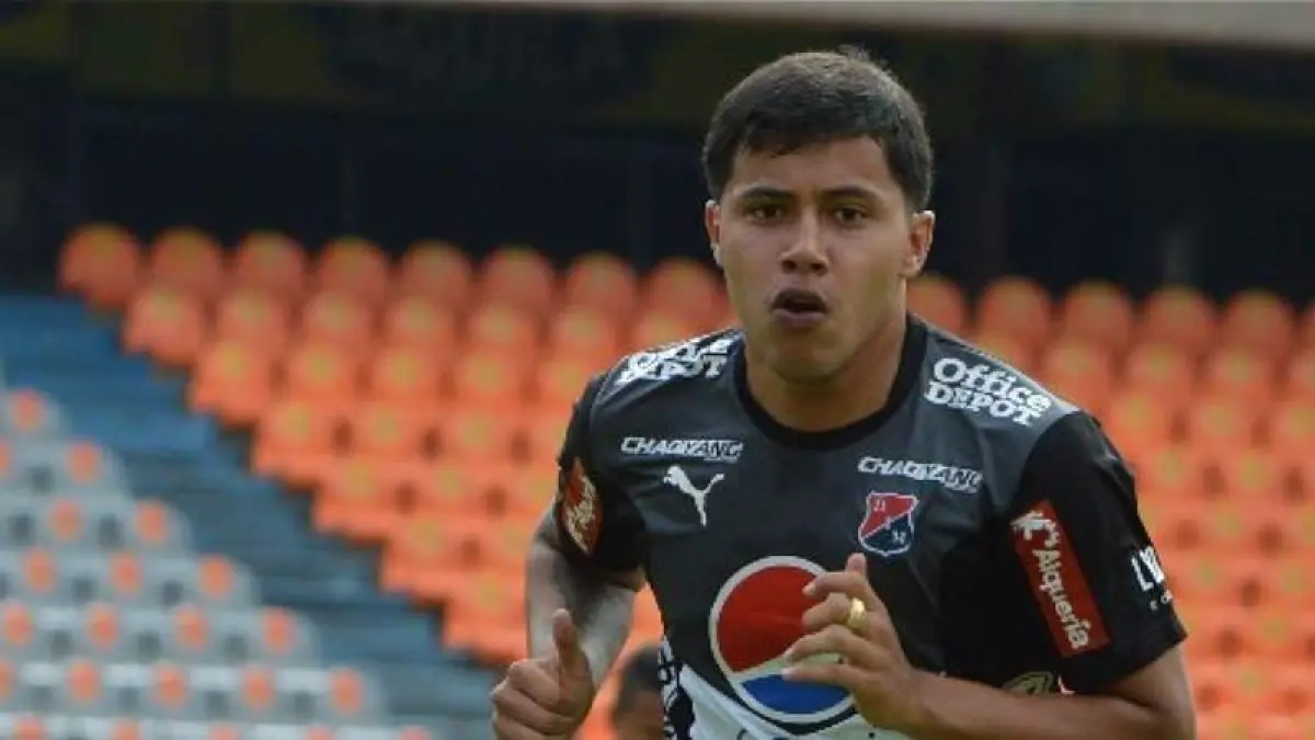 Dim ex jugador, Sebastián Macías, fue capturado en los Estados Unidos para la agresión contra los rescatistas y el vandalismo

 – Desde dentro