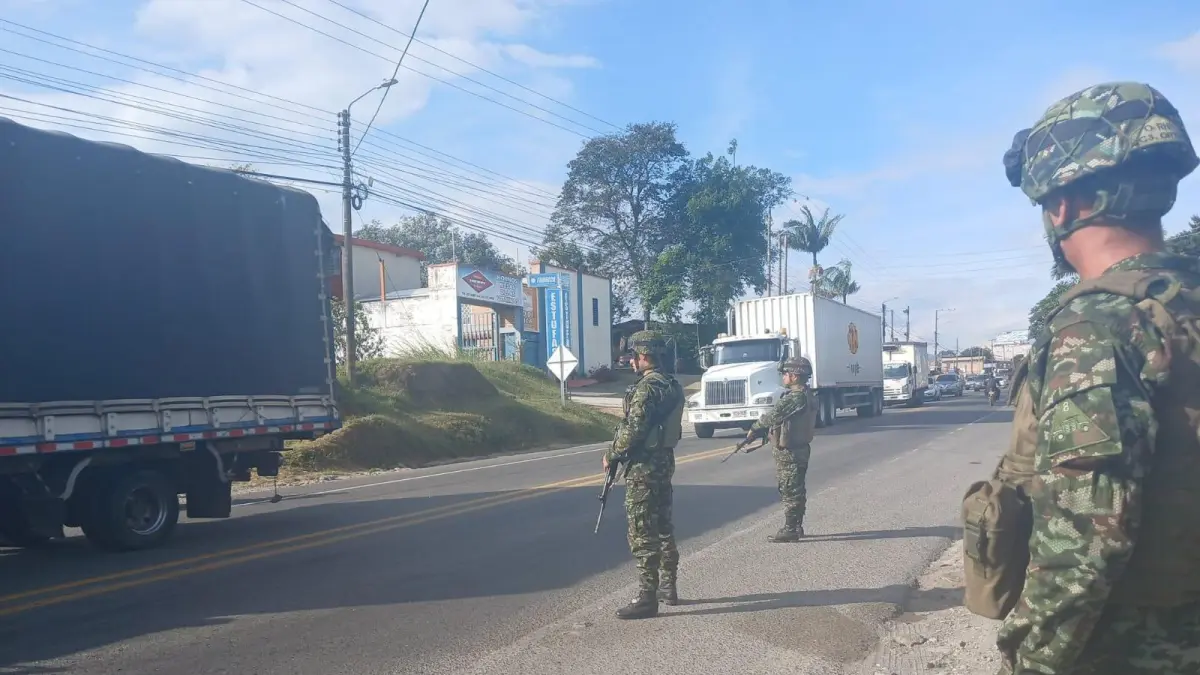El ejército recupera el control del señor -estadounidense después de comenzar ilegal eln

 – Desde dentro