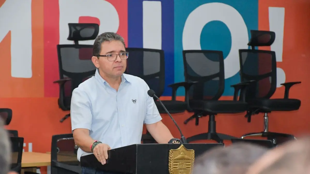 El presidente Gustavo Petro debe ordenar al gobernador que retire las elecciones

 – Desde dentro