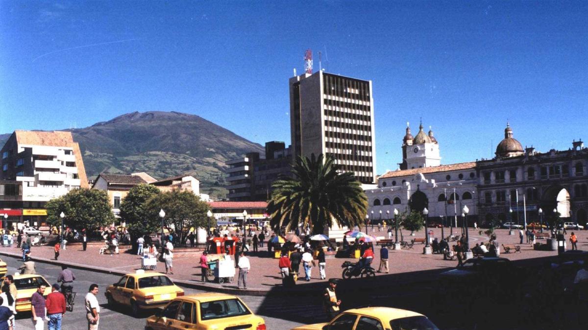 «Deben terminar con la guachafita»

 – Desde dentro